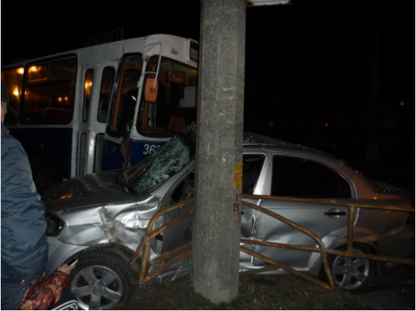 Черкащанин розшукує свідків аварії за участі тролейбуса