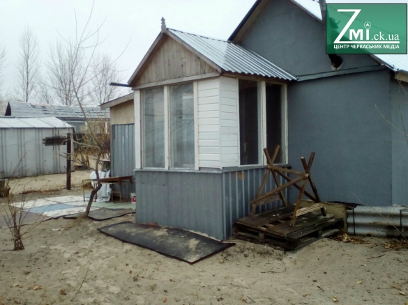 Давиденко зібрався демонтувати незаконний будинок на березі Дніпра (ФОТО)