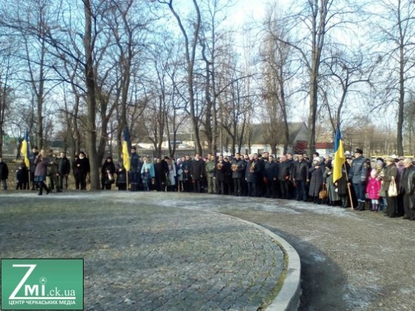 У Черкасах вшанували пам'ять жертв голодоморів (ФОТО)