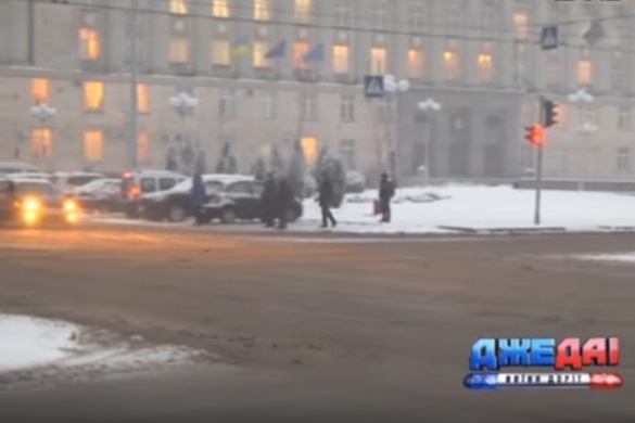 Журналісти центрального каналу перевірили готовність черкаських доріг до зими (ВІДЕО)