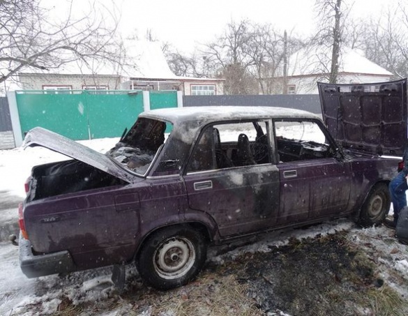На Черкащині під час руху несподівано загорівся автомобіль (ФОТО)