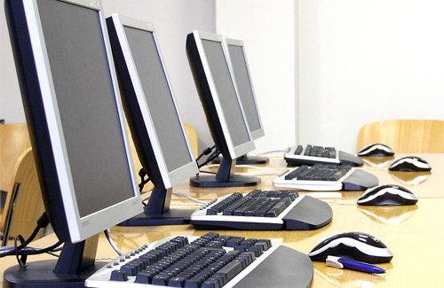 Китайці передали школярам Черкащини понад 700 комп’ютерів