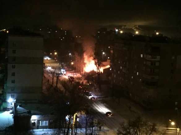 У мережі з'явилося відео пожежі у приватному будинку в Черкасах