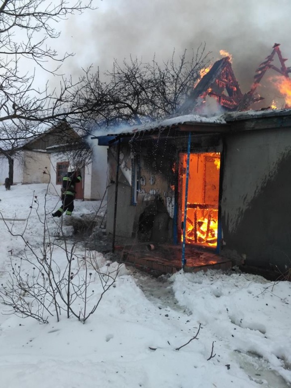 На Черкащині онук врятував дідуся від пожежі