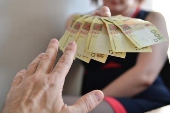 Нижче плінтуса: у Черкасах досі пропонують зарплату, меншу за 3200 гривень