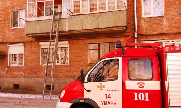 На Черкащині пенсіонерка опинилася у пастці на власному балконі