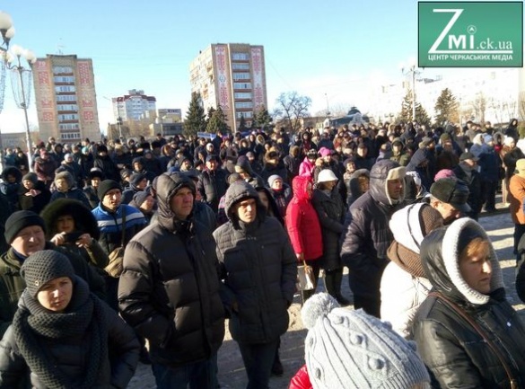 Накипіло: черкаський бізнес зібрався на протест (ФОТО)