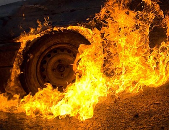 На Черкащині рятувальники гасили вантажівку, що загорілася під час руху