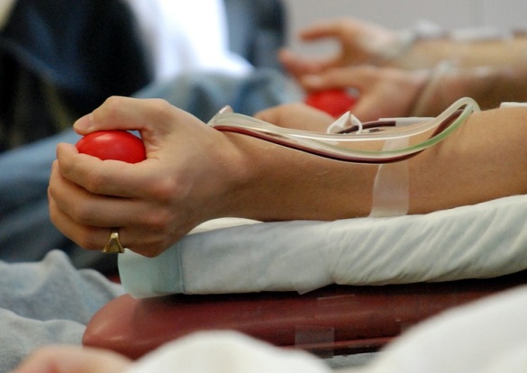 Рятівна акція: черкаські нацгвардійці стали донорами крові (ВІДЕО)