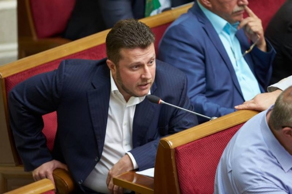 Антон Яценко заявив, що не збирається переходити в іншу політичну партію