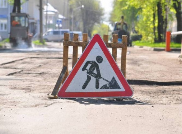 До поминальних днів у Черкасах терміново ремонтують дороги