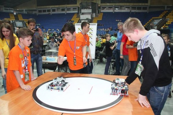 Черкаські школярі тріумфували на фестивалі робототехніки