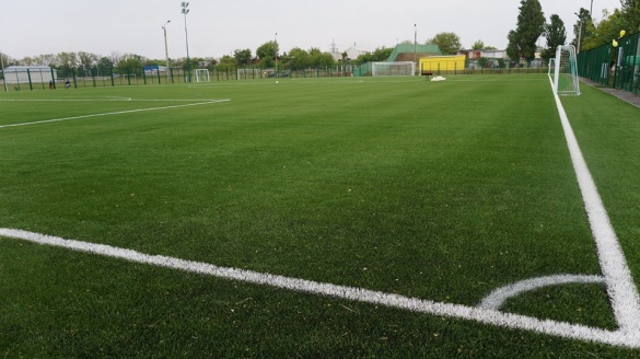 У Черкасах відкрили нове футбольне поле із синтетичним покриттям