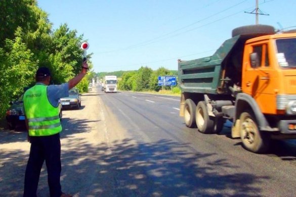 На дорогах Черкащини незабаром обмежать рух для вантажівок
