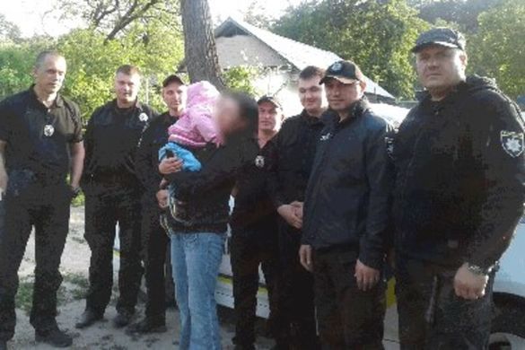 У Черкаській області всю ніч шукали зниклого дворічного хлопчика (ВІДЕО)