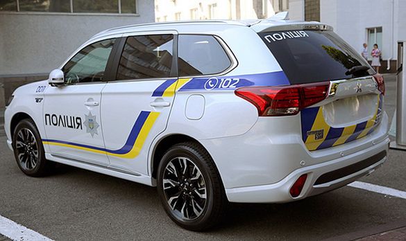 До Черкас прибули 19 новеньких автомобілів “Mitsubishi Outlander” для поліції