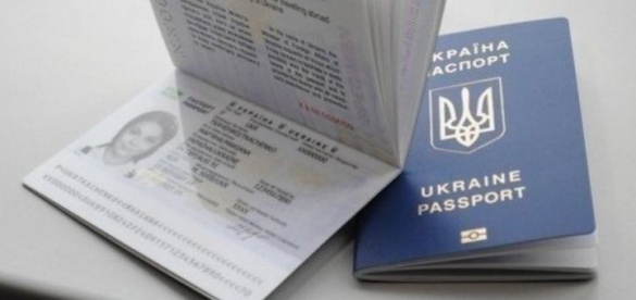 Черкащани масово замовляють закордонні паспорти