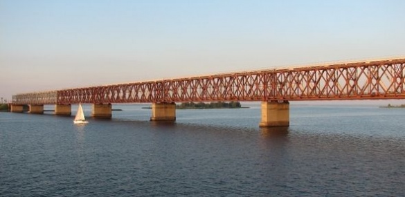Стало відомо, кому дозволять їздити по черкаському мосту під час його ремонту