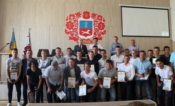 Черкаські футболісти отримали грамоти за свій тріумф