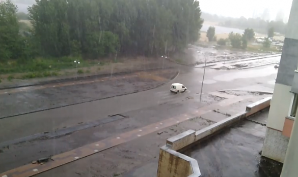 На новій вулиці у Черкасах після зливи утворилось 