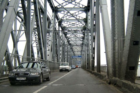 На черкаському мосту знову відбулася затримка руху транспорту