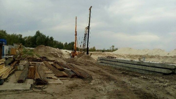 Представники забудовника погодилися зупинити будівництво у мікрорайоні Митниця за однієї умови