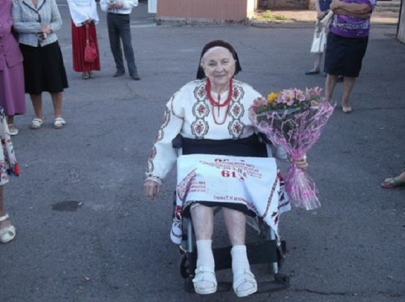 На свій 98-ий день народження черкащанка поділилася секретами довголіття