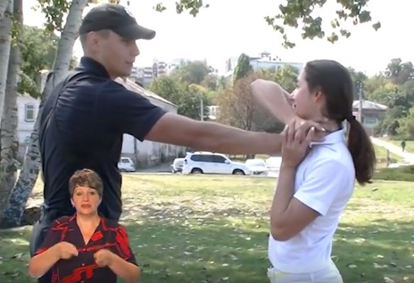 Черкаські поліцейські навчали жінок самообороні (ВІДЕО)