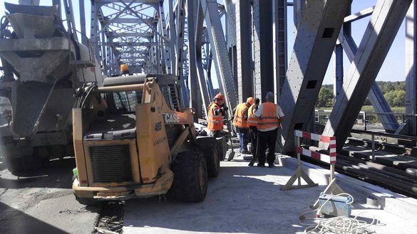 На черкаському мосту розпочали роботи з гідроізоляції (ФОТО)
