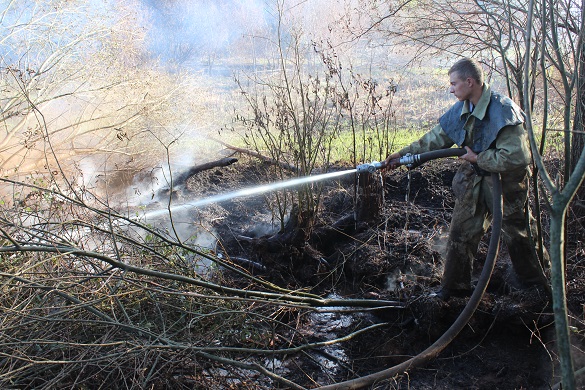 На Черкащині 11 добу продовжують гасити пожежу на торфосховищах