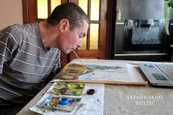 Втратив здоров’я – відкрив талант: черкащанин малює картини зубами