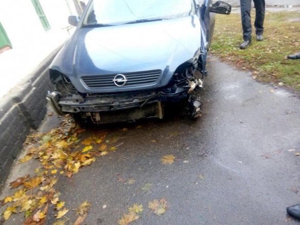 Побита машина: у Черкасах сталася ДТП із постраждалими (ФОТО)