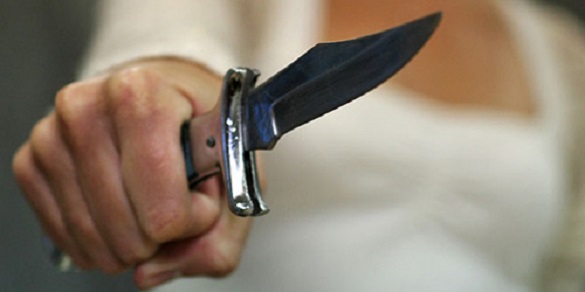 На Черкащині жінка увігнала чоловікові ніж в груди