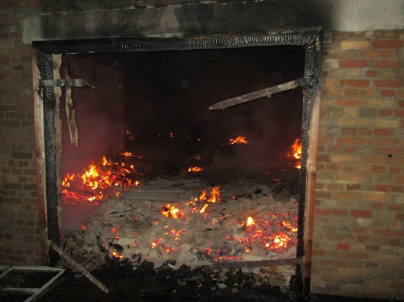 На Черкащині у надвірній споруді сталася масштабна пожежа