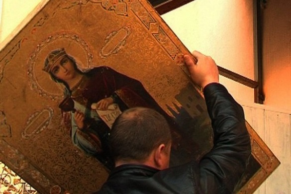 На Черкащині чоловік поцупив ікону, бо віруючий