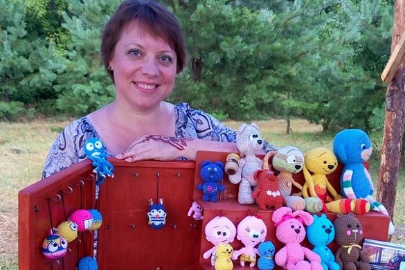 Черкаська майстриня виготовляє чудо-іграшки, які лікують дітей (ФОТО)