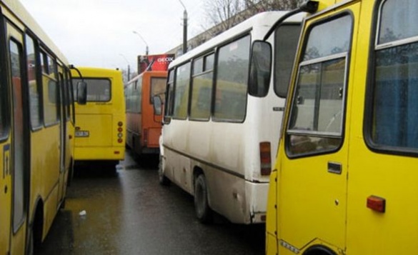 Автобусний перевізник відмовився обслуговувати один із черкаських маршрутів