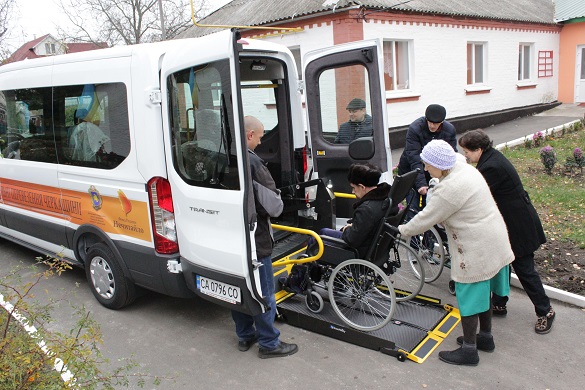 У Черкаській області запрацювало соціальне таксі для людей з інвалідністю