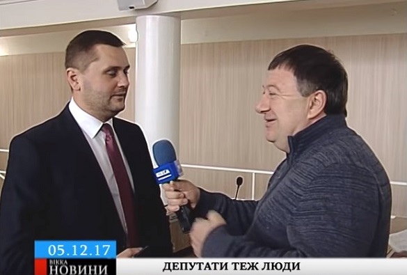 Перевтілилися: черкаські депутати спробували себе у ролі журналістів (ВІДЕО)