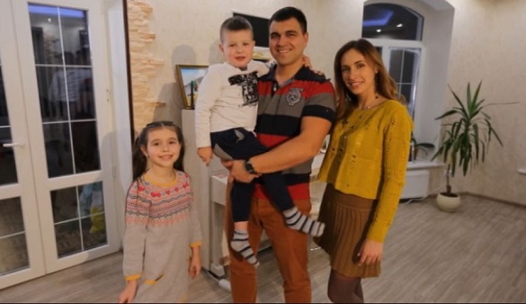 Обмінялися дружинами: родина з Черкащини взяла участь у всеукраїнському шоу (ВІДЕО)