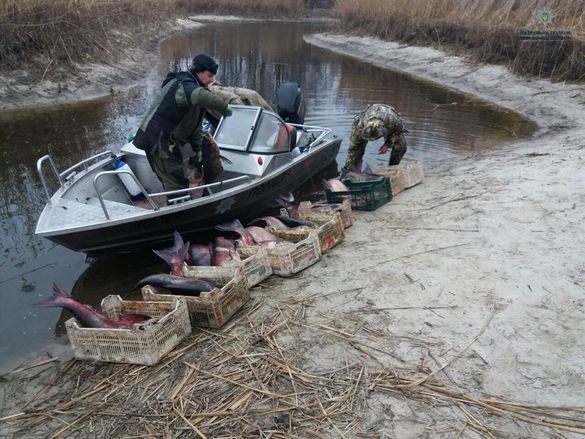 На Черкащині водний патруль знайшов 247 кілограм риби браконьєрів