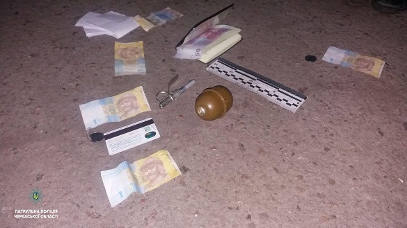 У Черкасах затримали чоловіка з гранатою та наркотиками (ФОТО)