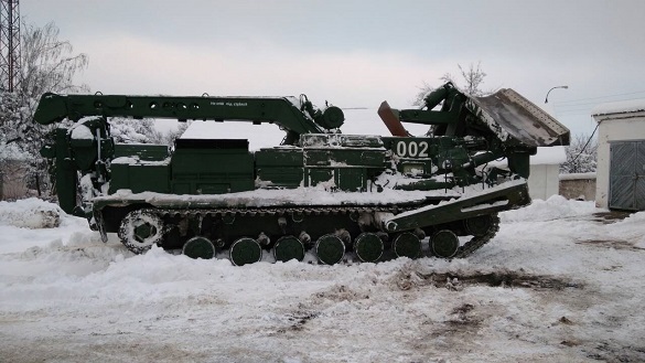 На Черкащині до прибирання снігу залучили військову техніку