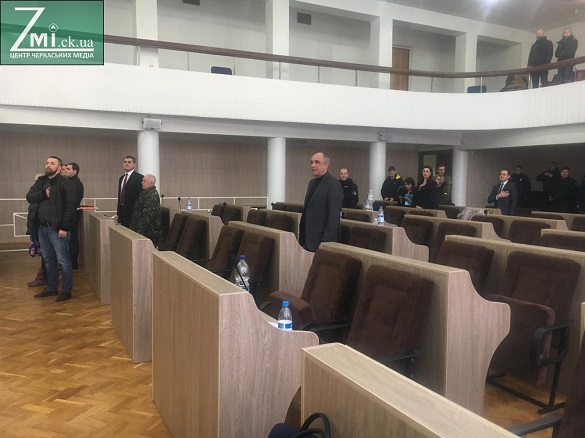 Черкаські депутати після перерви не повернулися до сесійної зали