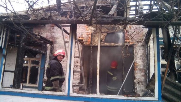 У Черкаській області під час пожежі у будинку загинула родина (ФОТО)