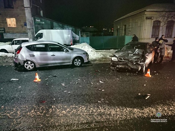 У середмісті Черкас п'яний водій спричинив ДТП та втік з місця аварії (ФОТО)