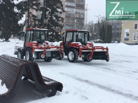 Черкаські комунальники розповіли, як прибирають місто від снігу