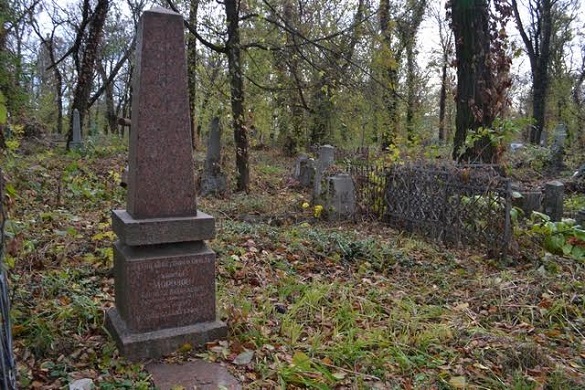 У Черкасах наведуть лад на старому кладовищі, яке мало не в середмісті