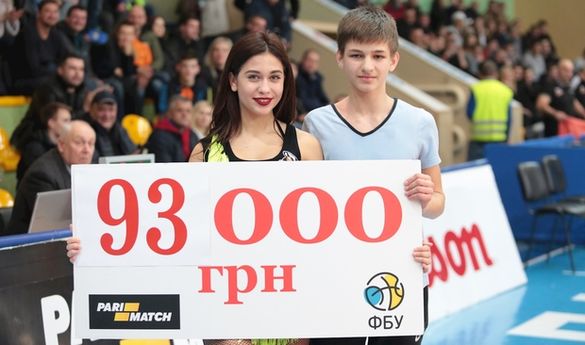 Черкаський школяр, який виграв 93 тисячі гривень на баскетболі, розповів про майбутні витрати та плани