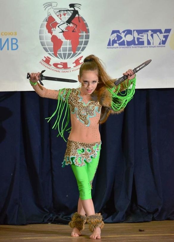 Черкаські танцівниці привезли з Чемпіонату України 27 нагород